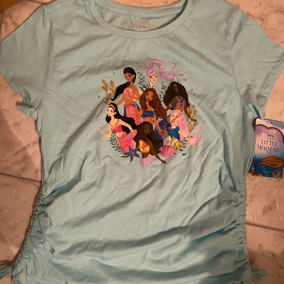 Disney The Little Mermaid shirt- new with tags 🧜‍♀️ - Picture 6 of 16